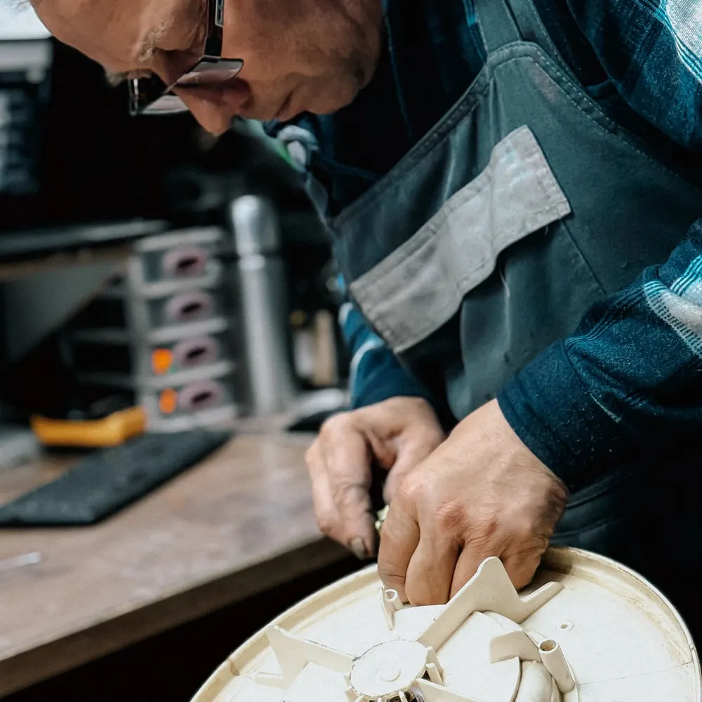 Reparo de placa e componentes de refrigeração em bancada
